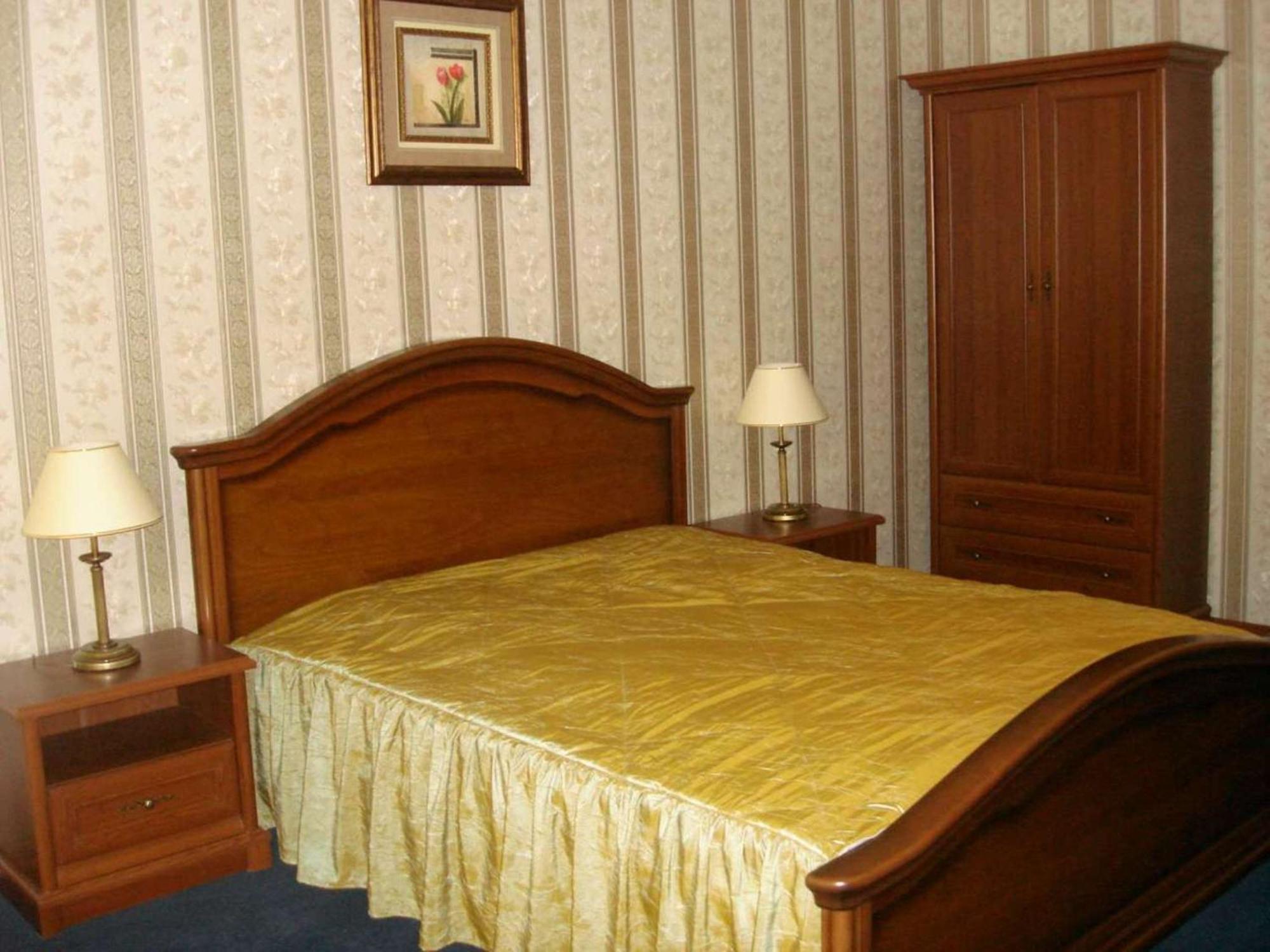 Diplomat Aparthotel Kiev Esterno foto