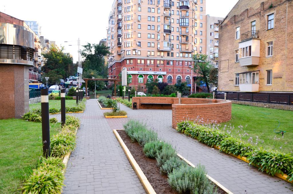Diplomat Aparthotel Kiev Esterno foto
